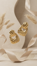 Vintage-Style Gold-Toned Ribbed Door Knocker Earrings